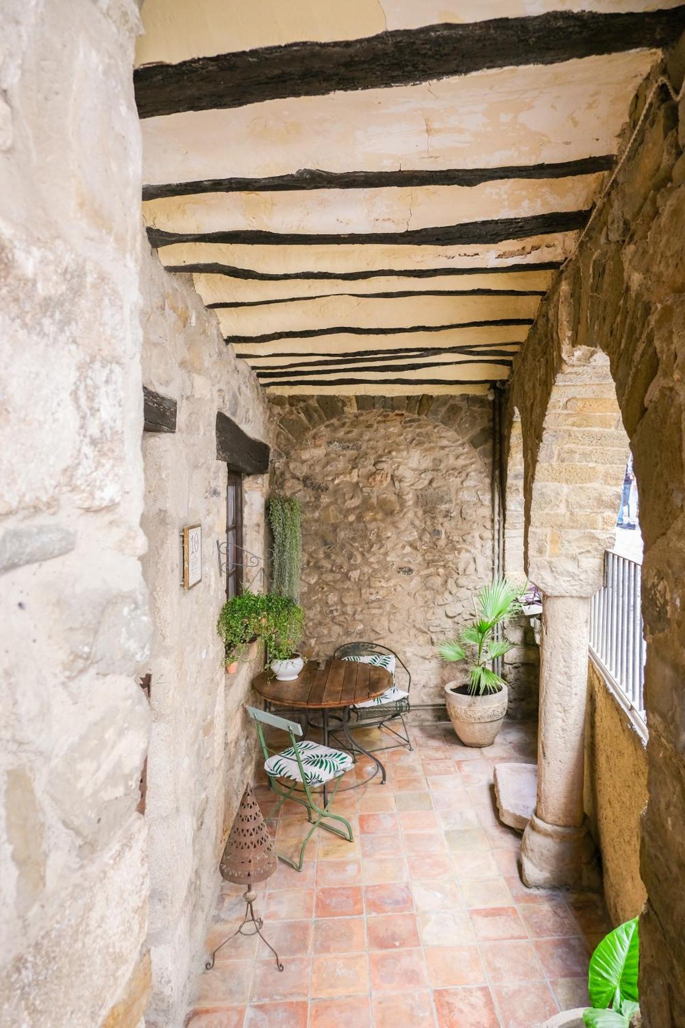 10 Del Pont Alojamiento Con Vistas Panoramicas Besalú Exterior foto