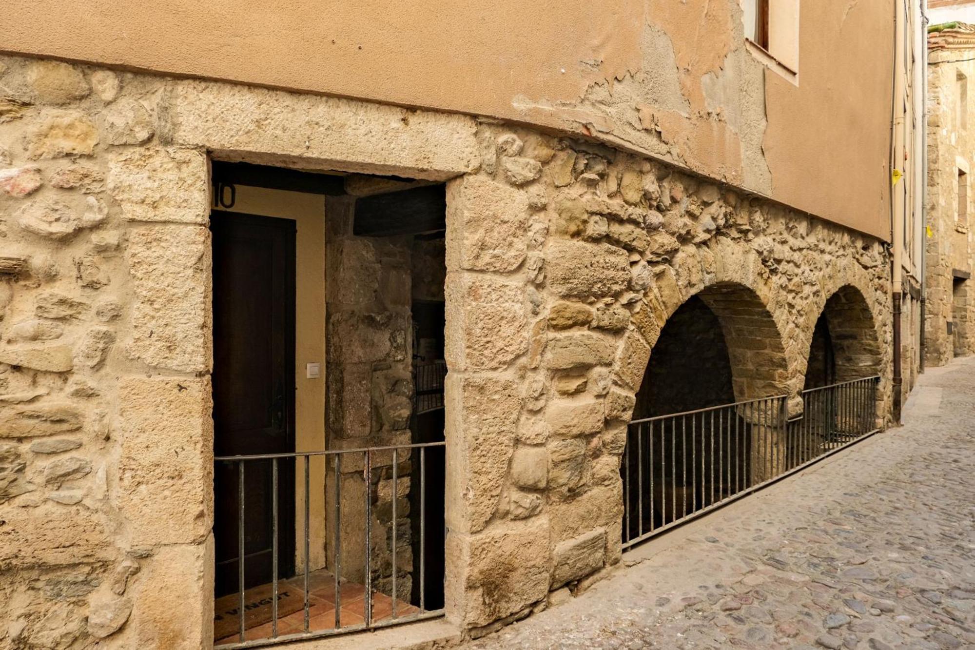10 Del Pont Alojamiento Con Vistas Panoramicas Besalú Exterior foto