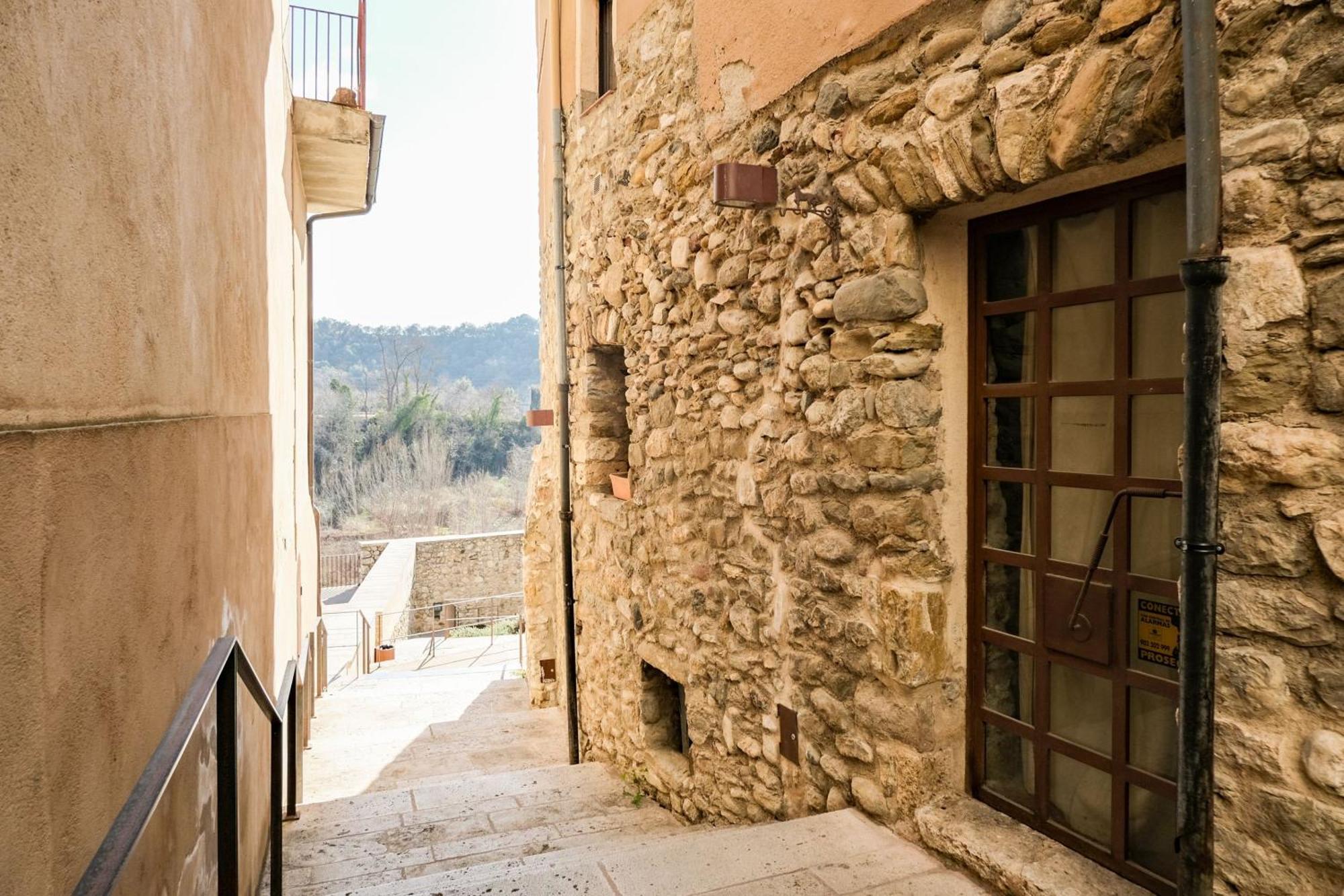 10 Del Pont Alojamiento Con Vistas Panoramicas Besalú Exterior foto